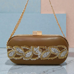 THE CRYSTALLO-LEAF CLUTCH
