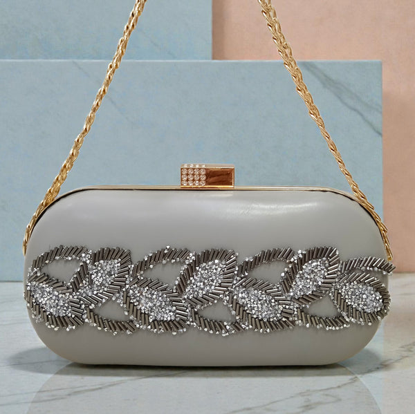 THE CRYSTALLO-LEAF CLUTCH
