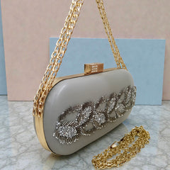 THE CRYSTALLO-LEAF CLUTCH