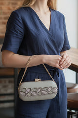 THE CRYSTALLO-LEAF CLUTCH