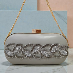 THE CRYSTALLO-LEAF CLUTCH