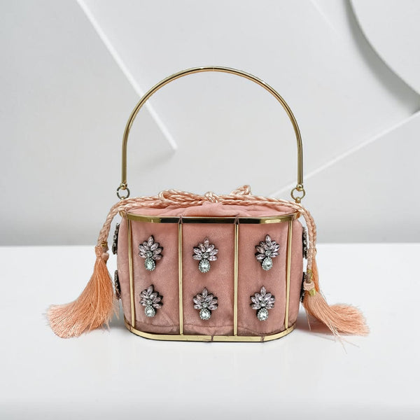 THE GLITZ GRID GRAB